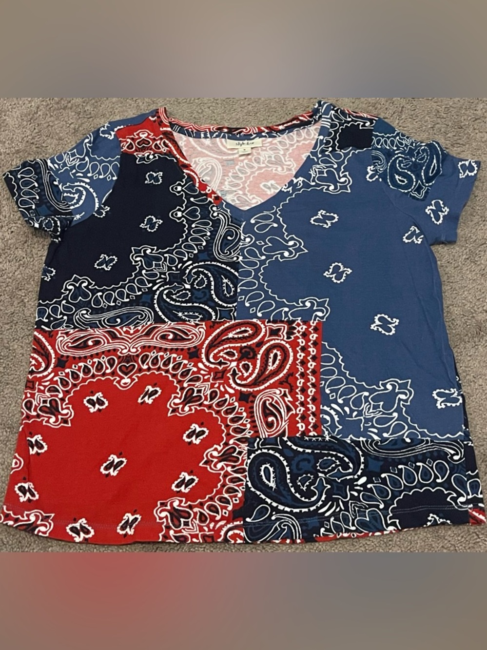 Style & Co Patchwork Bandana Print Tee Red White Blue V-Neck M Boho Western Top - Picture 2 of 7